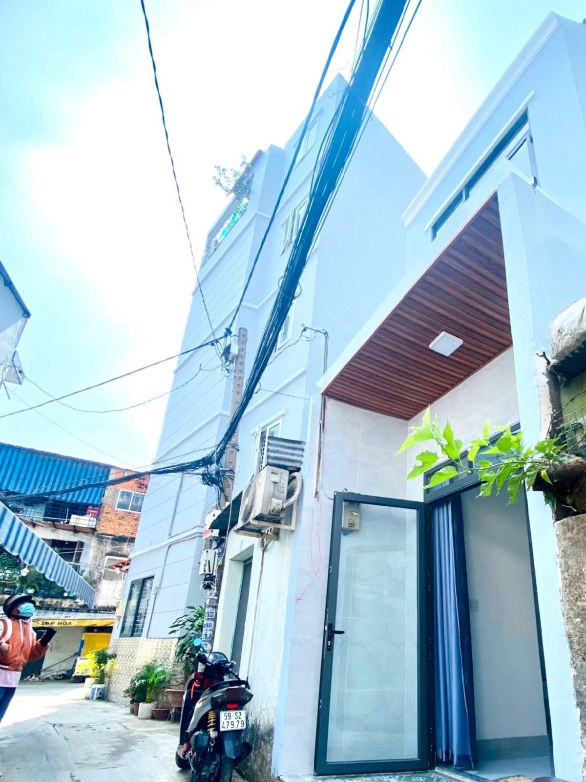 Bán nhà đường NGuyễn Thượng Hiền quận Bình Thạnh diện tích 29 m2 nở hậu.