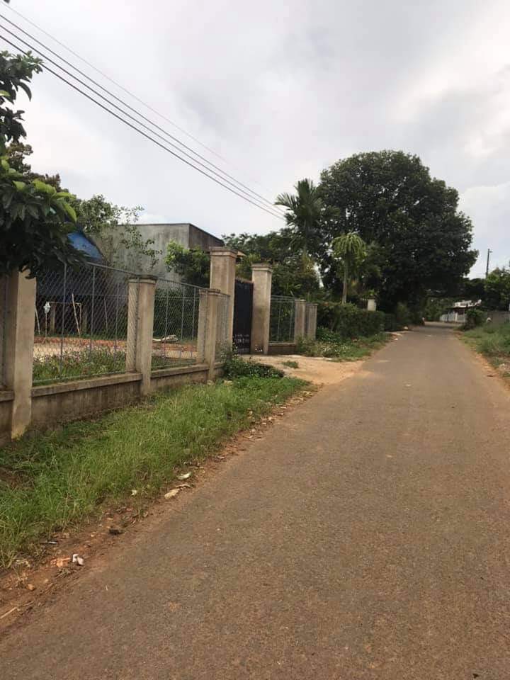 Bán đất xã Tân Trào, Tuyên Quang 10m ra mặt đường chính. xe con vào thoải mái. giá chỉ 20 tr/m2