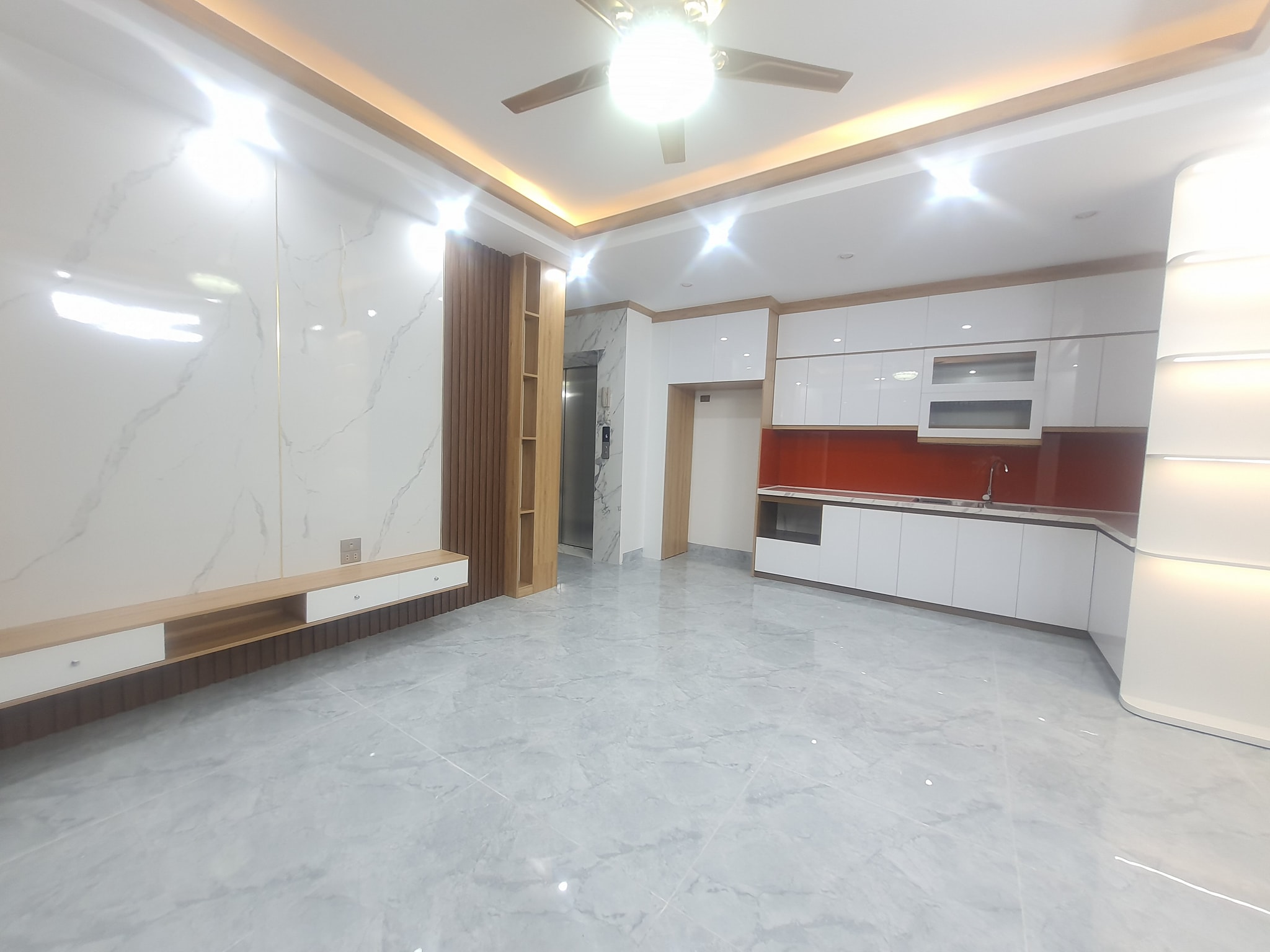 Bán nhà Chùa Bộc, Đống Đa, 40m, 6 tầng TM, MT 4m, nhà đẹp long lanh, nhỉnh 7 tỷ.