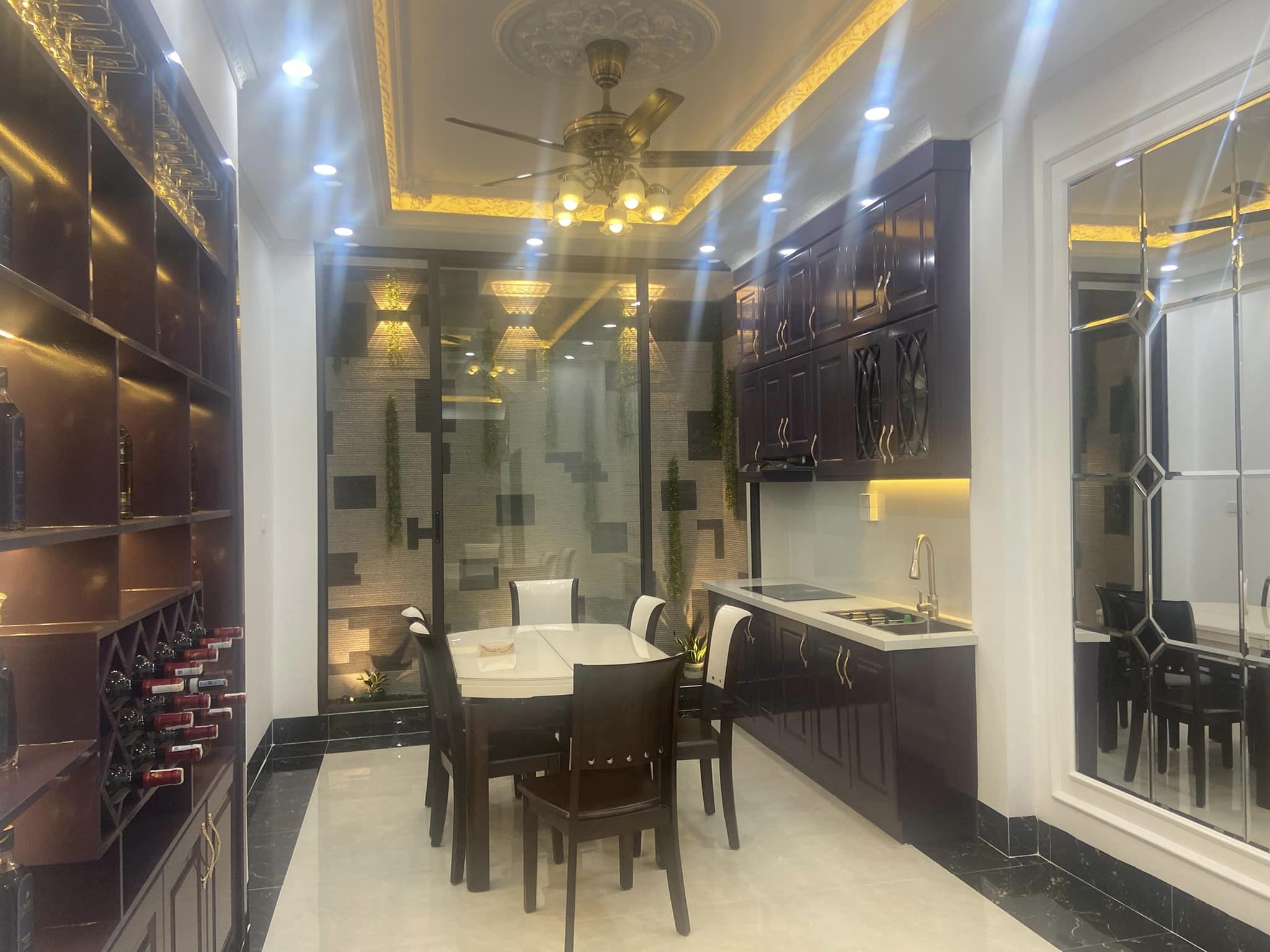 Bán nhà siêu đẹp Thịnh Quang, Đống Đa, 50m, 4 tầng, nhà đẹp long lanh, nhỉnh 6 tỷ.