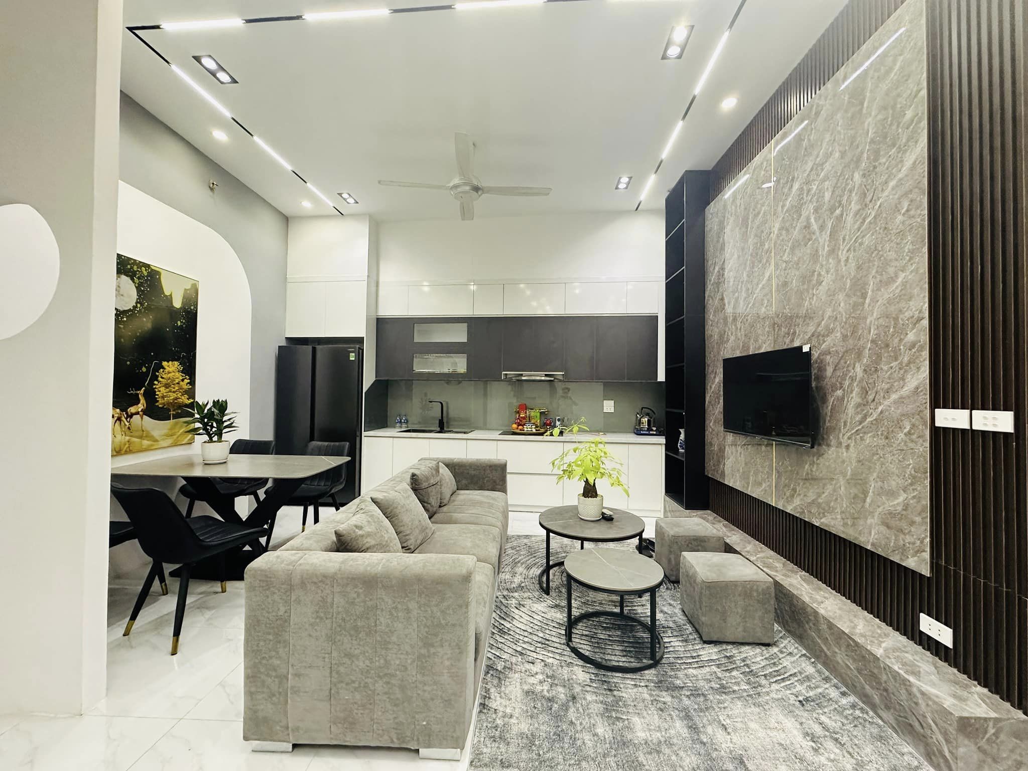 Bán nhà đẹp Ngọc Khánh , Ba Đình, 34m2, 5 tầng, 2 mặt thoáng, giá 4 tỷ 8.