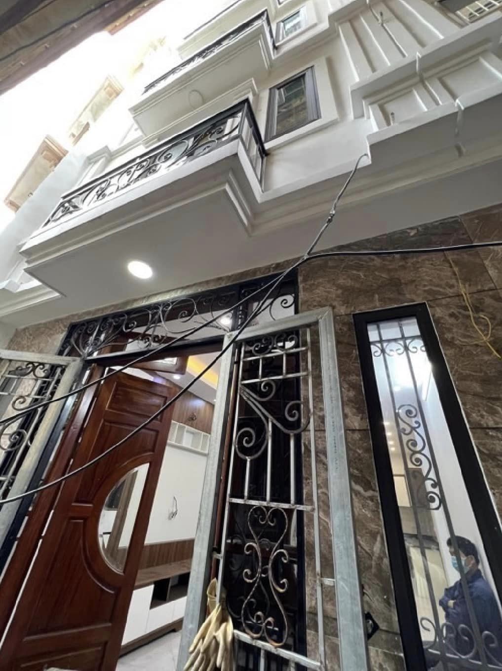 Bán nhà siêu đẹp Văn Cao, Ba Đình, 40m, 5 tầng, MT 4.8m, nhà đẹp long lanh, giá 4 tỷ 3.