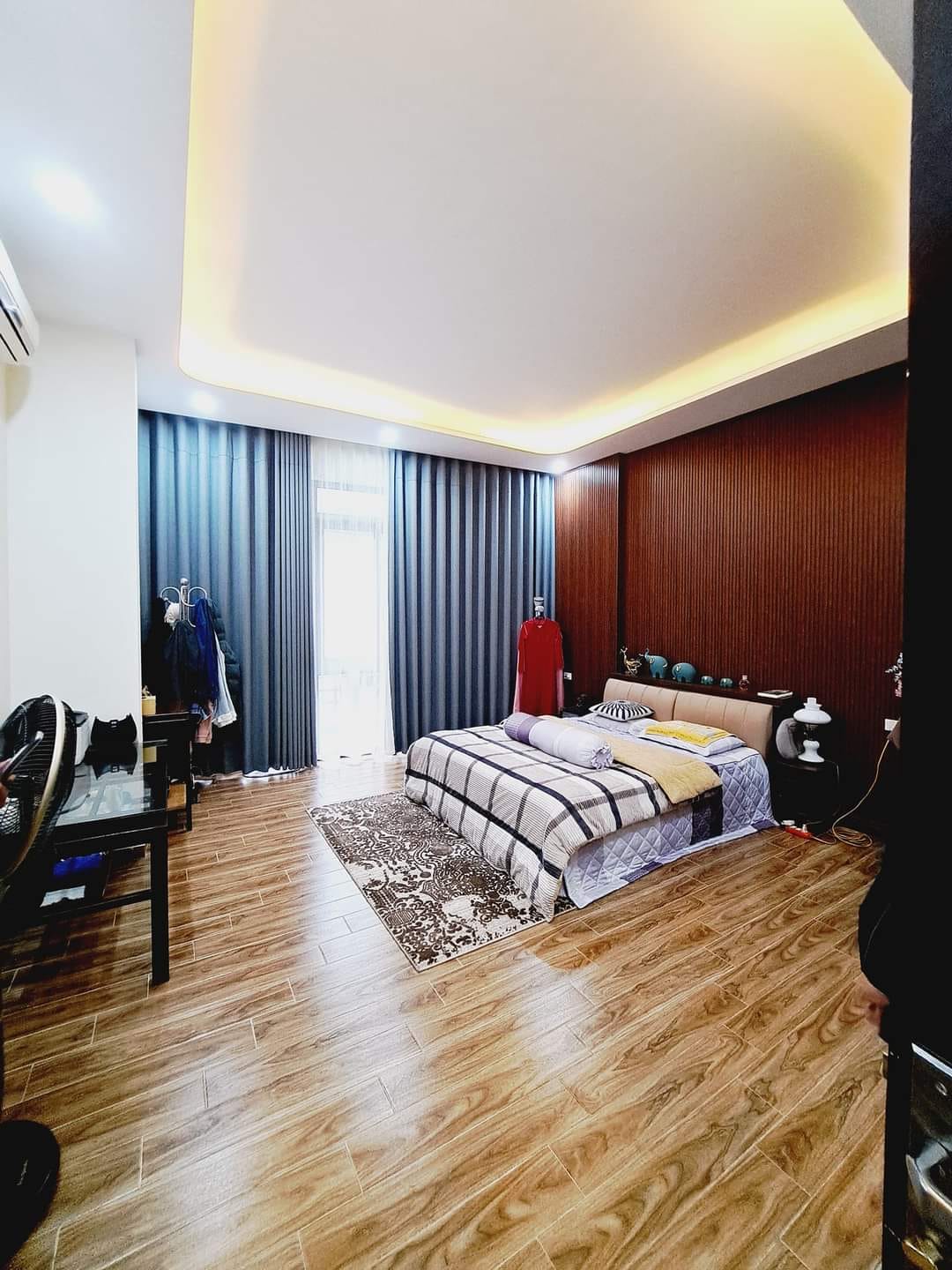 BÁN NHÀ PHÂN LÔ, LẠC LONG QUÂN, TÂY HỒ, 75M, 4T, MT 4.5M, GA RA OTÔ, LÔ GÓC, 3 THOÁNG, GIÁ 9 TỶ 5.