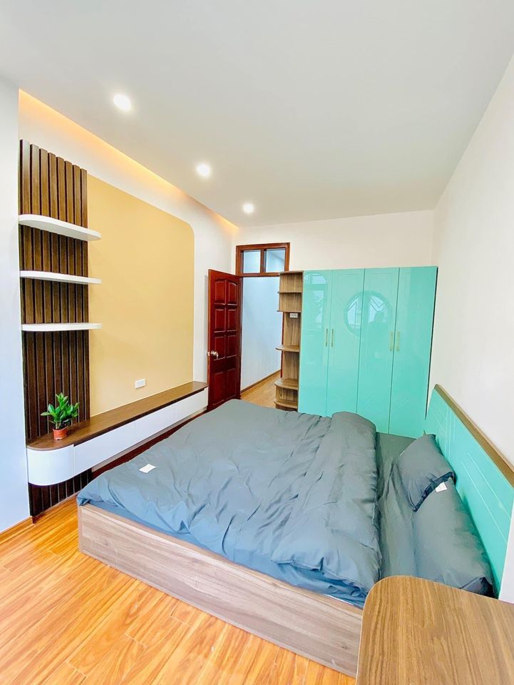 Bán gấp nhà Đội Cấn 40m2 5 tầng cực đẹp ở luôn