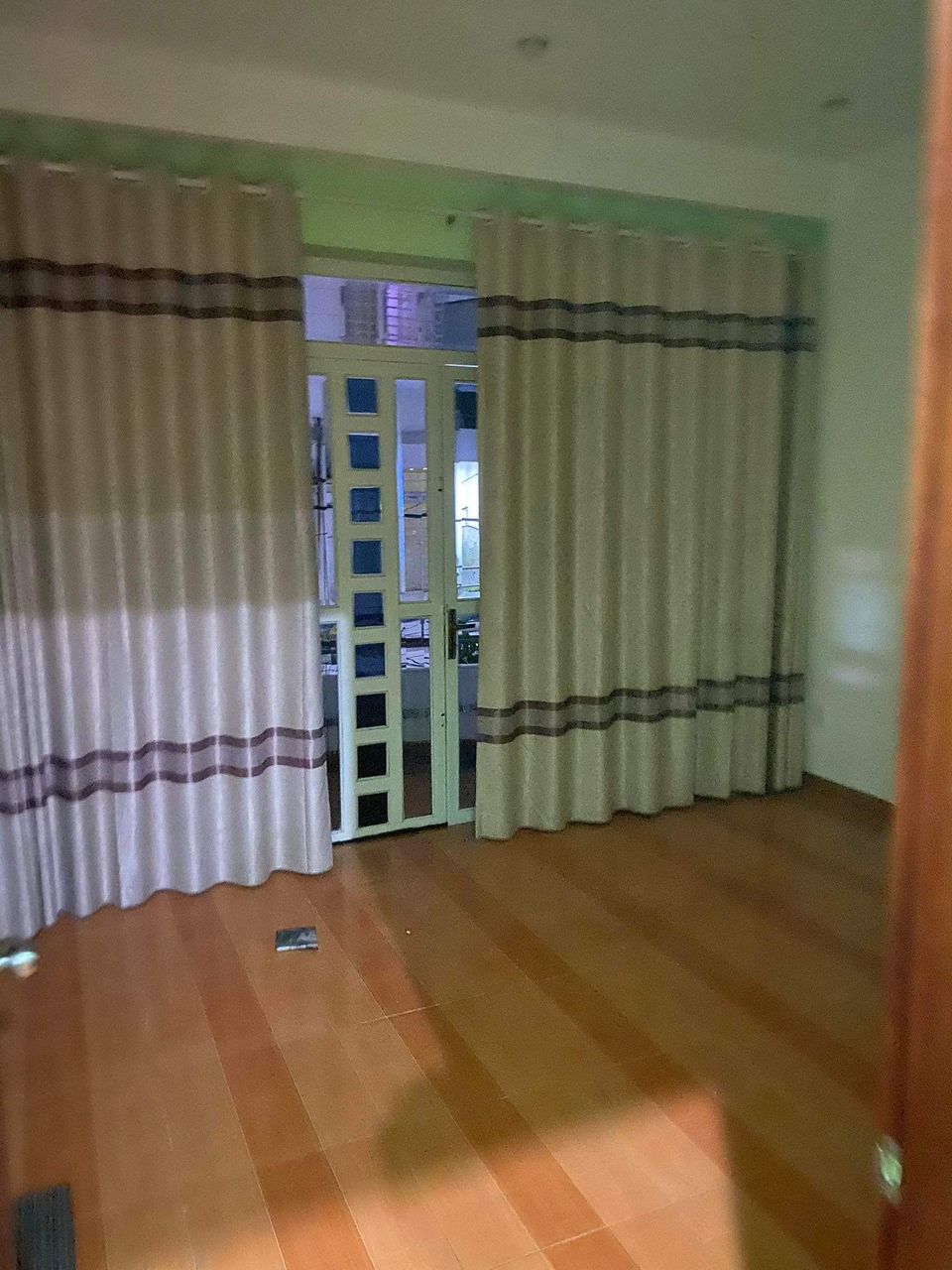 Bán nhà Phan Đình Phùng Phú Nhuận đang cho thuê 8tr.Công