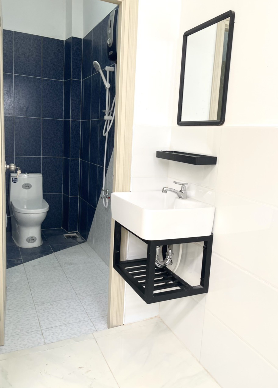 Bán nhà HXT rộng 8m đường Lũy Bán Bích Quận Tân Phú 58m2 giá 5.6 tỷ