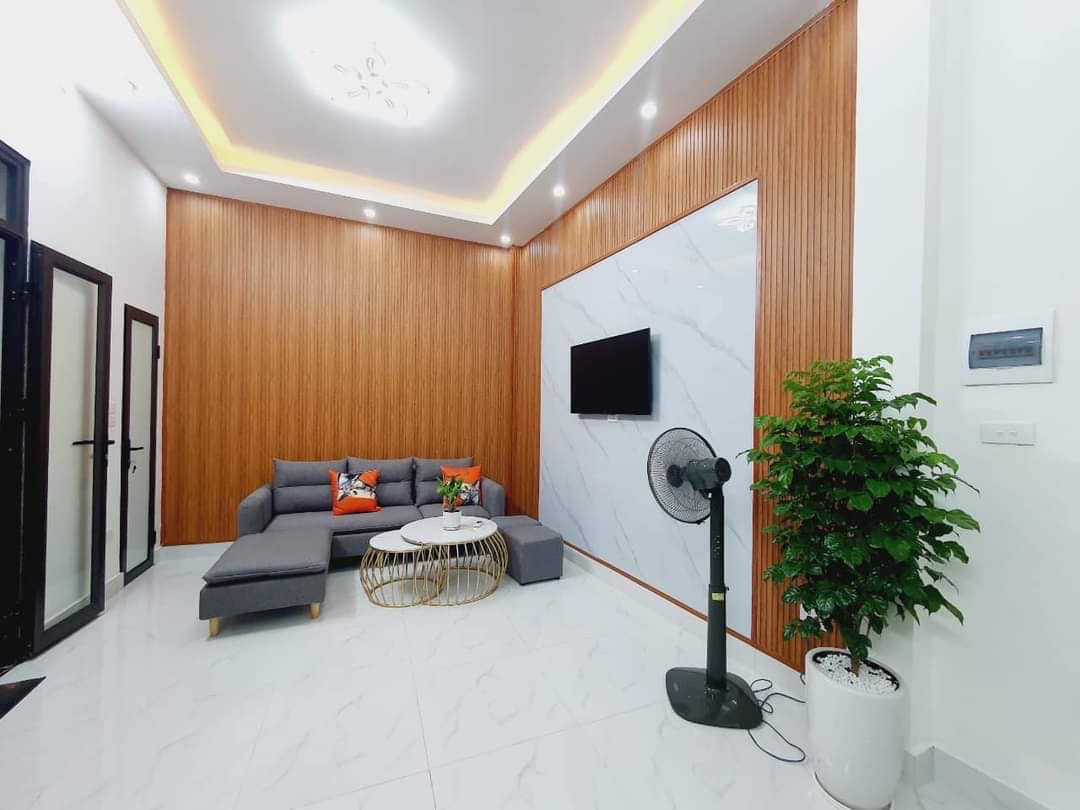 Bán nhà ngõ 17 Huỳnh Thúc Kháng diện tích 45m2, ngõ rộng, ô tô vào được