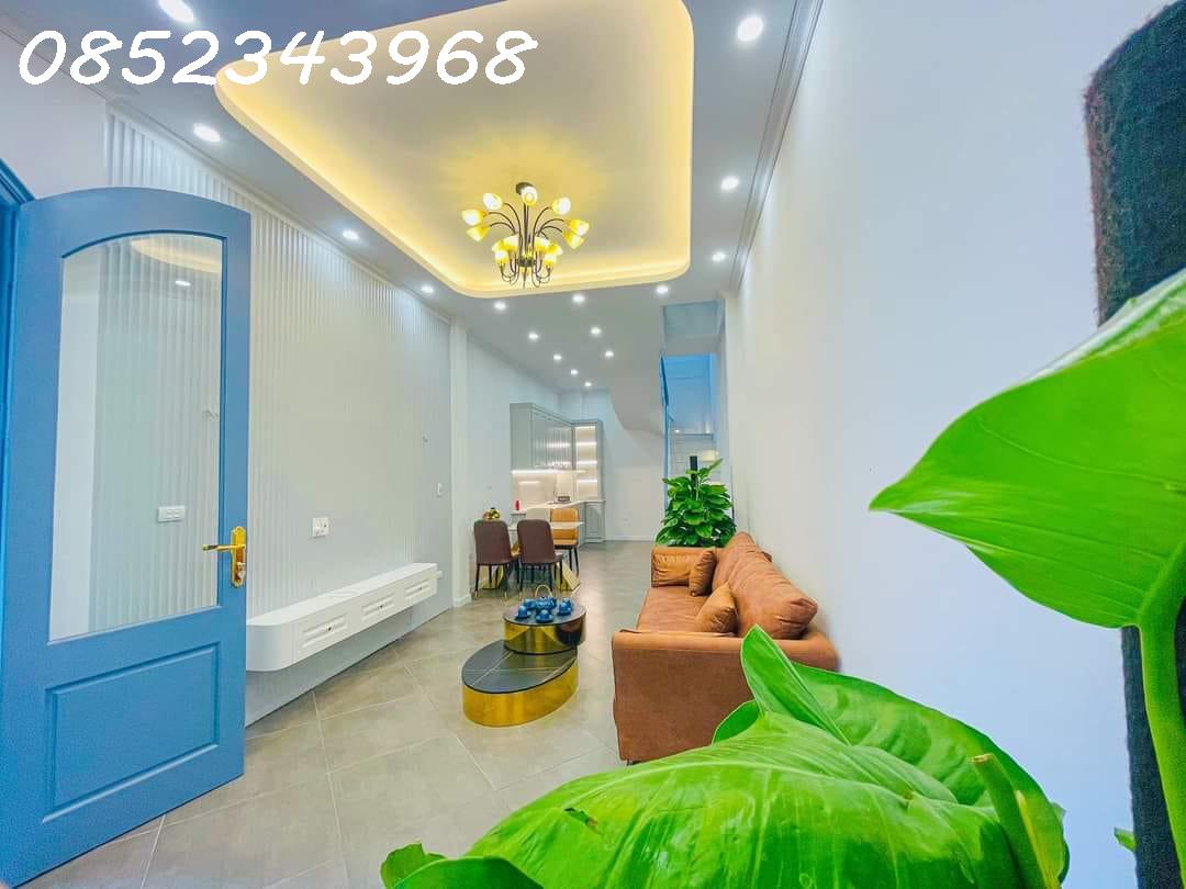 Bán nhà phố Yên Hòa, Cầu Giấy, 32m2, 5 tầng, tặng full nội thất, giá 4.65 tỷ.
