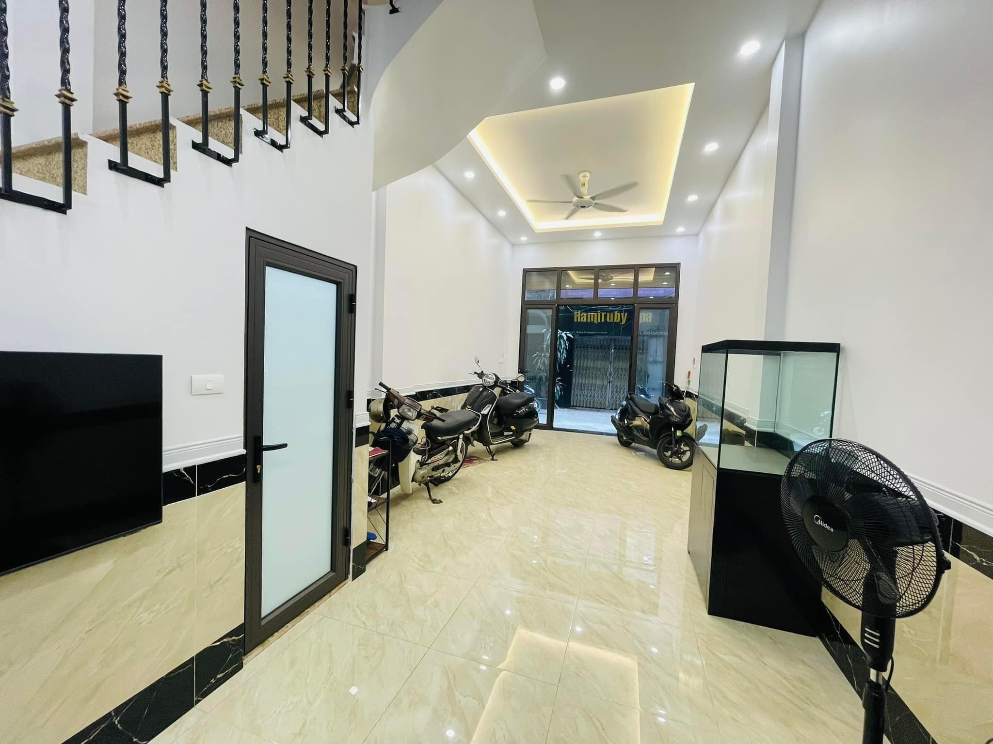 Bán nhà ngõ 91 Nguyễn Chí Thanh, Đống Đa, 40m2, 5 tầng, ô tô tránh, kinh doanh, giá 9.9 tỷ