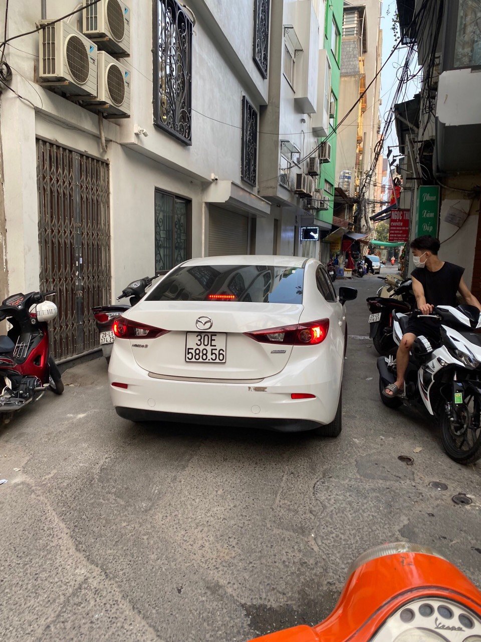 Bán nhà phố Nguyễn Khang, Cầu Giấy, 32m2, 4 tầng, 10m ra mặt phố, giá 4.5 tỷ