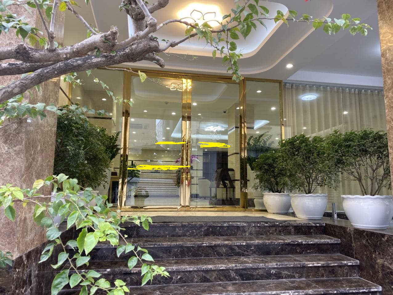 Bán khách sạn Hà Nội, đường Võ Chí Công, quận Tây Hồ, 358m2 x 10 tầng, hiện đại, 3 sao, mặt tiền 16m, dòng tiền ổn định 500 triệu/tháng.