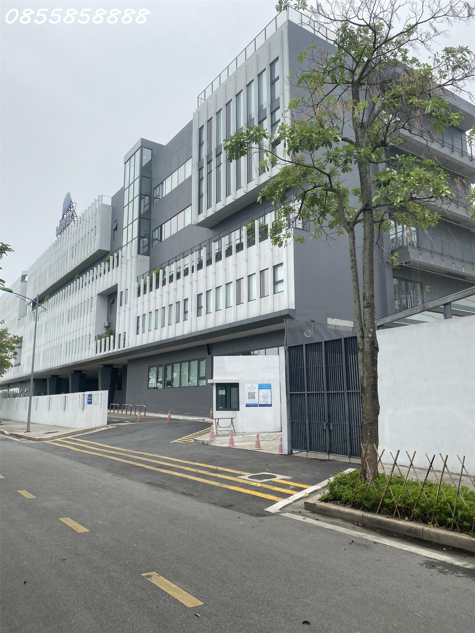 Bán tòa VP 5 tầng mặt phố Q. Hoàn Kiếm 300m2 cho thuê 26 tỷ/năm