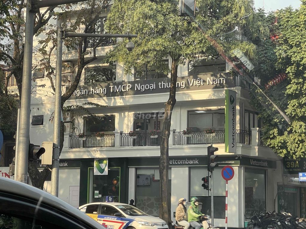 Cho thuê nhà làm Văn phòng kinh doanh 2 mặt phố, mặt tiền rộng tại Kim Chung, Đông Anh