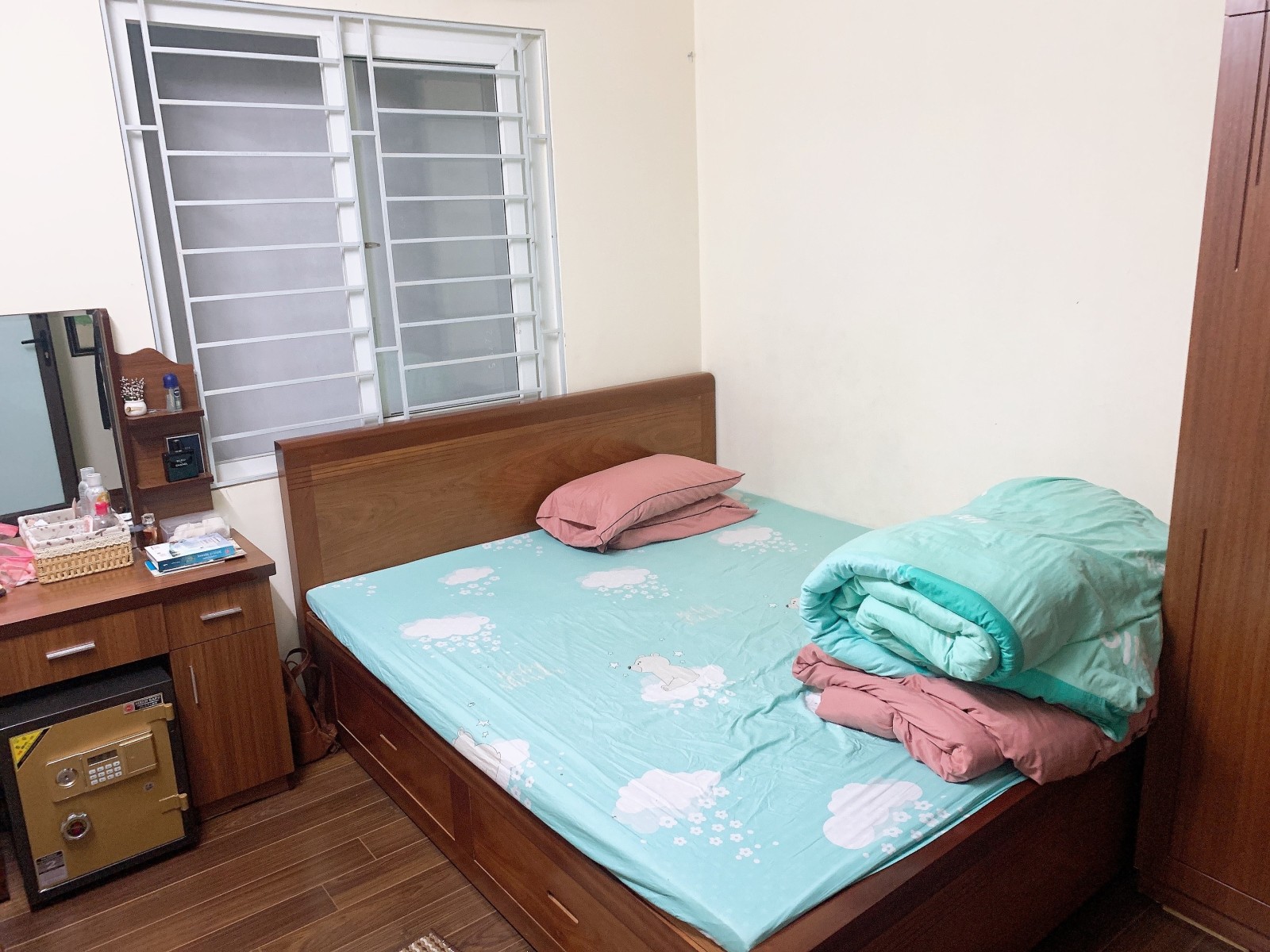 BÁN NHÀ 35m2 x5 tầng cầu am giá 3.95 tỷ gần Ô TÔ THÁNH