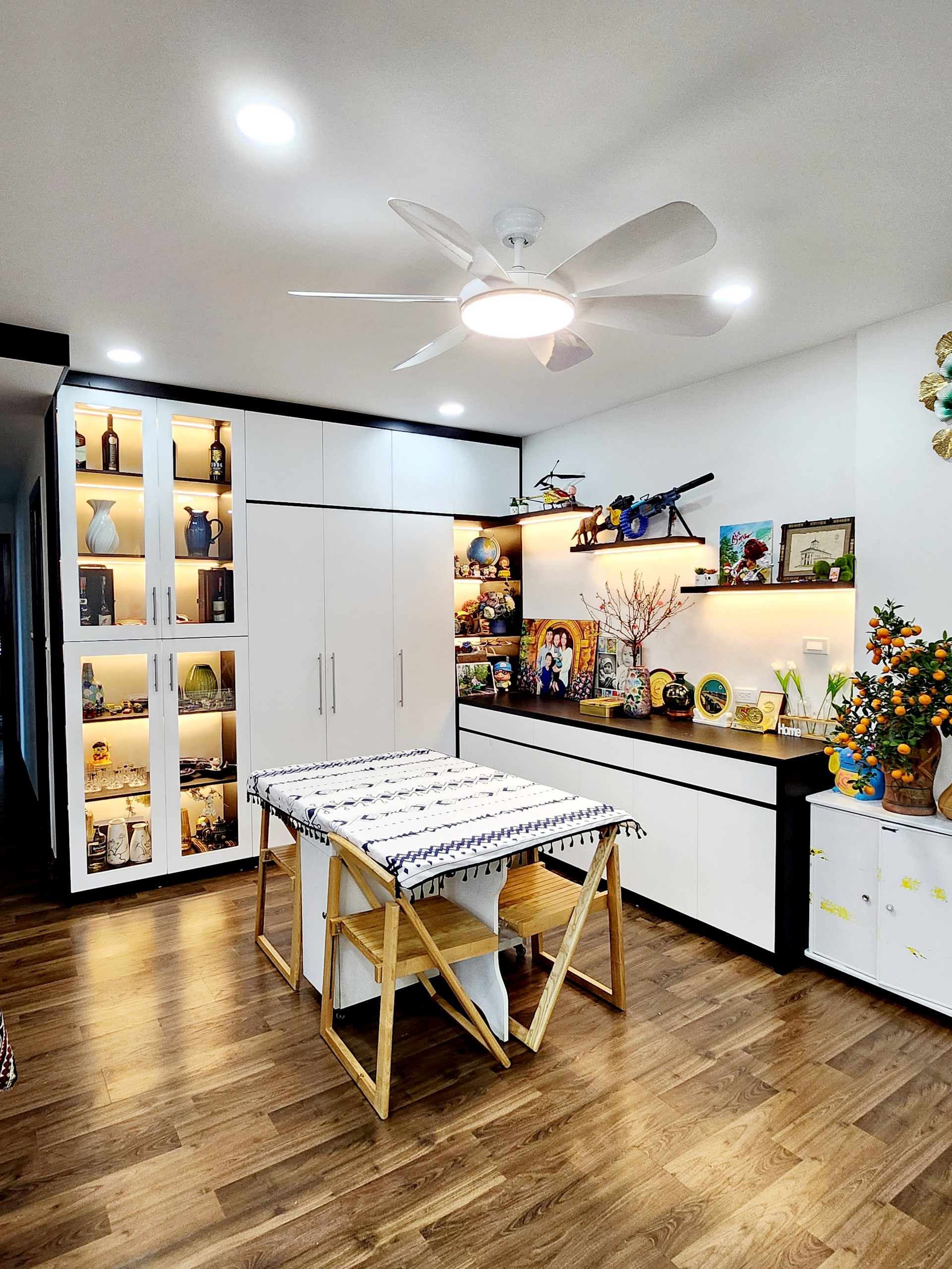 Căn 3 ngủ góc 123 m2, full đồ, đẹp long lanh, tầng trung toà S4 Goldmark City