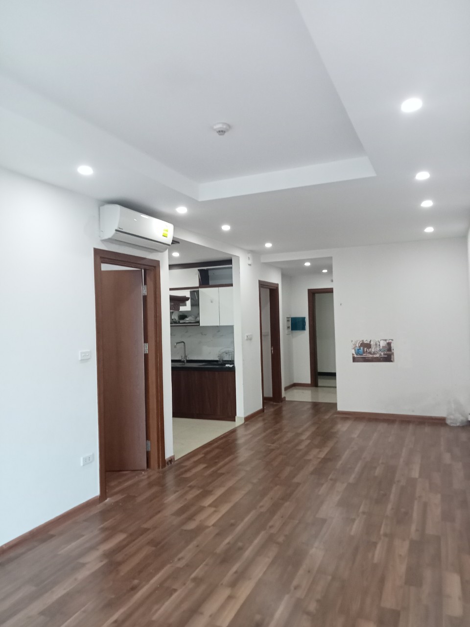 Chính chủ bán căn 2 ngủ 78m2 tầng trung dự án Goldmark City, nội thất cơ bản. Giá 2.4 tỷ rẻ nhất thị trường