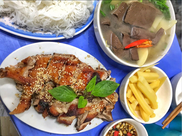 Quán Vịt Quê tại chợ Thái Hà cho-thai-ha-quan-vit-que