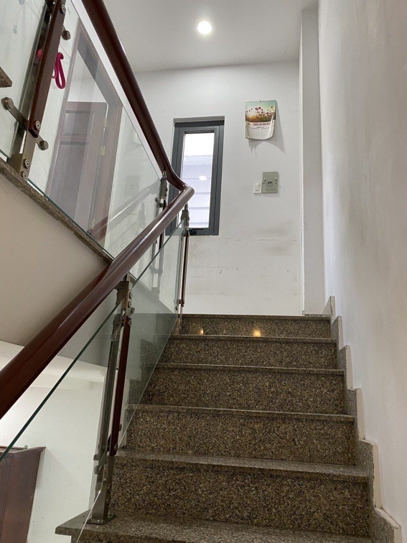 Lô góc mặt tiền Năm Châu, Tân Bình, 4 tầng, 32m2, ngang 4m, chỉ 5 tỷ X