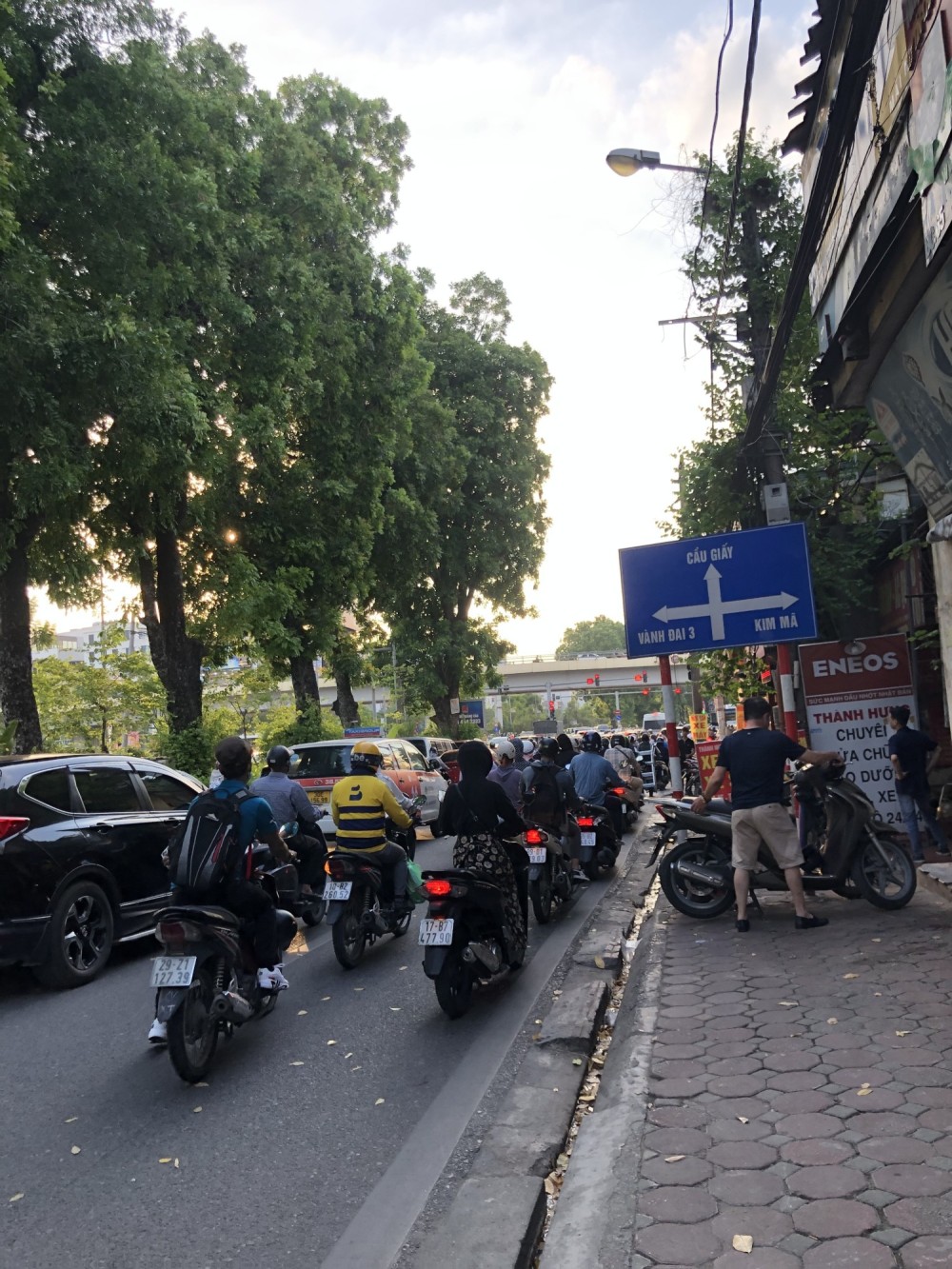 CHO THUÊ CỬA HÀNG MẶT ĐƯỜNG LÁNG 30M2 – 7.5TR/THÁNG