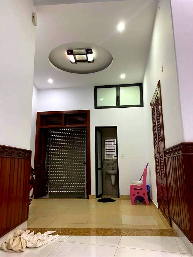 Bán nhà phố Thái Thịnh, DT 57m2, oto cách nhà 15m, giá 6,9 tỷ . Quận Đống Đa .