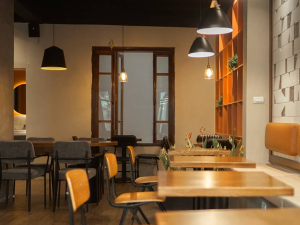 Không gian bên trong How Cafe Láng Hạ how-cafe-lang-ha-2