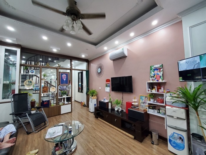 Siêu phẩm nhà đẹp 5 tầng mặt tiền Trần Khát Chân - Giá 3.75 tỷ