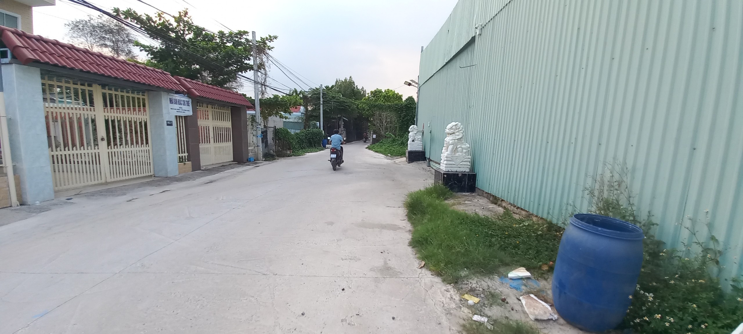 GD CẦN BÁN LẠI KHO XƯỞNG VỚI DT 1834M2 TẠI AN THẠNH.TP.THUẬN AN TỈNH BÌNH DƯƠNG GIÁ RẺ