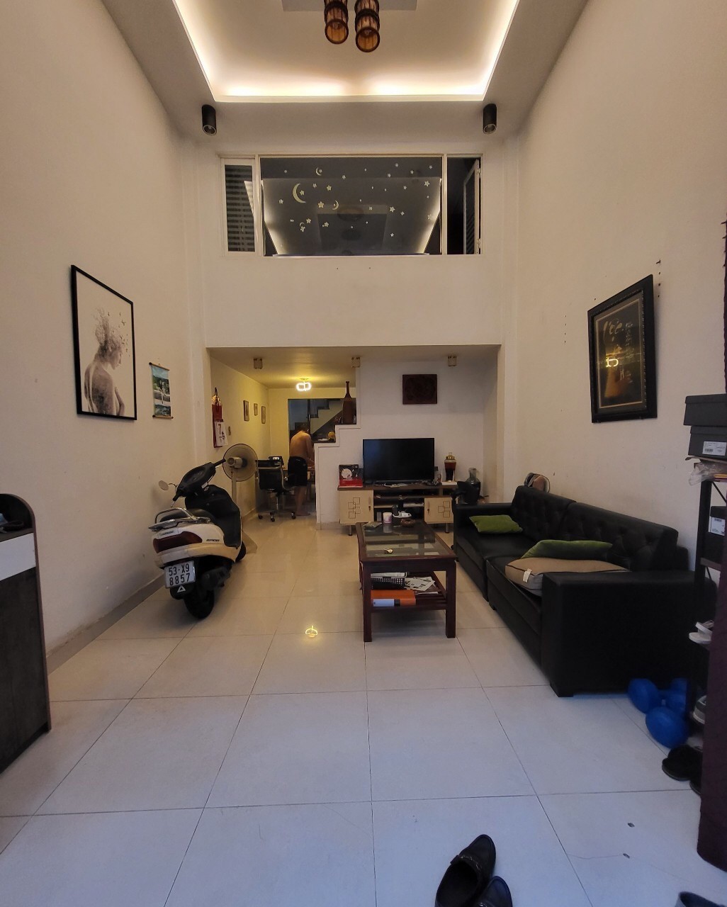 Hiếm Bán Nhà Lạc Long Quân- HXH - 40m2 - 3 tầng