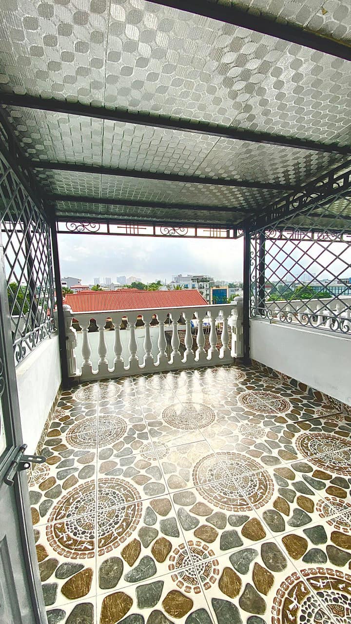 NHÀ ĐẸP Ô TÔ CON ĐỖ CỬA -NGỌC THỤY - SÁT KHU QUÂN ĐỘI , AN NINH ĐẢM BẢO NHÀ ĐẸP Ô TÔ CON ĐỖ CỬA -NGỌC THỤY