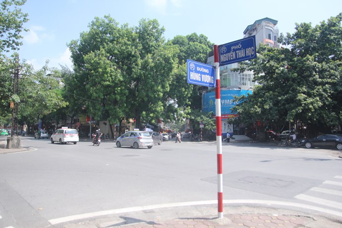 Bán nhà Mặt phố Nguyễn Thái Học. DT 123m2, kinh doanh đỉnh. Giá 45 tỷ. quận Ba Đình, giáp Hoàn Kiếm, Tp hà Nội