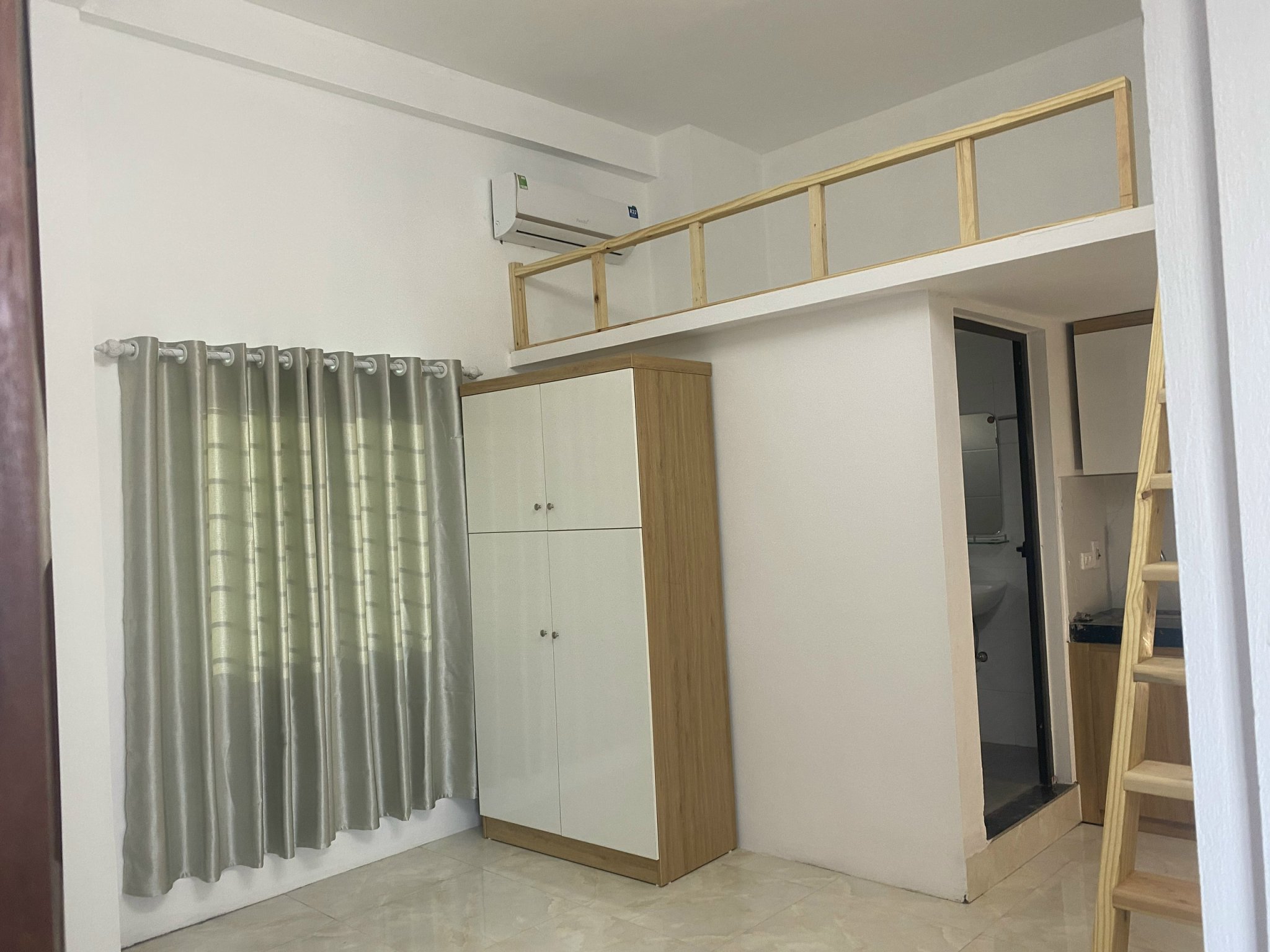 Cho thuê phòng trọ ở thôn 5 Tân Xã, cách trường FPT 2km, cách hồ Tân Xã 500m. Giá 2.5tr/tháng