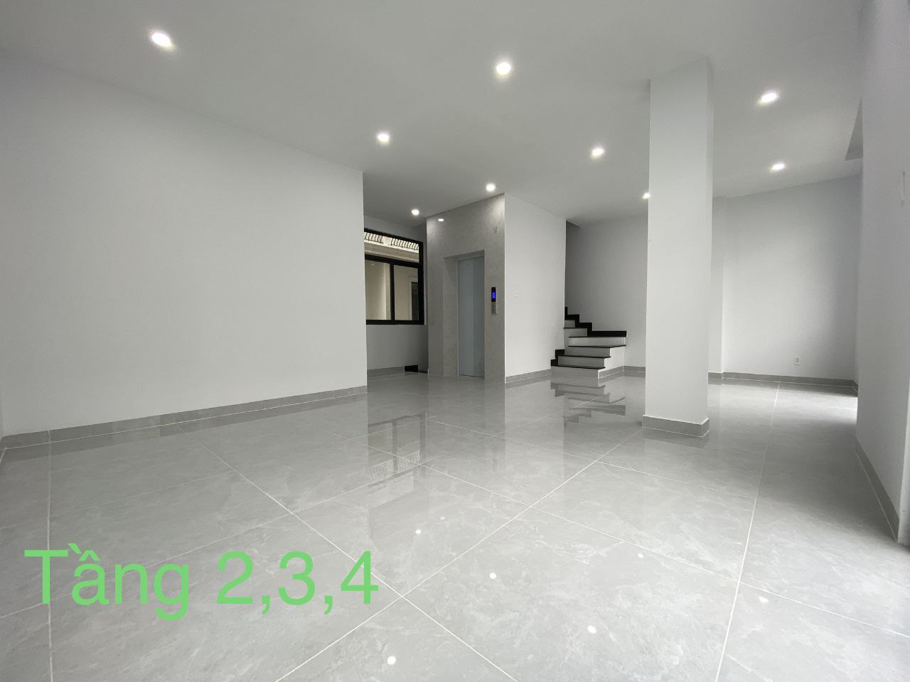 ☀️Cho thuê Shophouse Manhattan Vinhomes grand park 5 tầng có Thang máy- 126m2: 10tr Thô nguyên căn