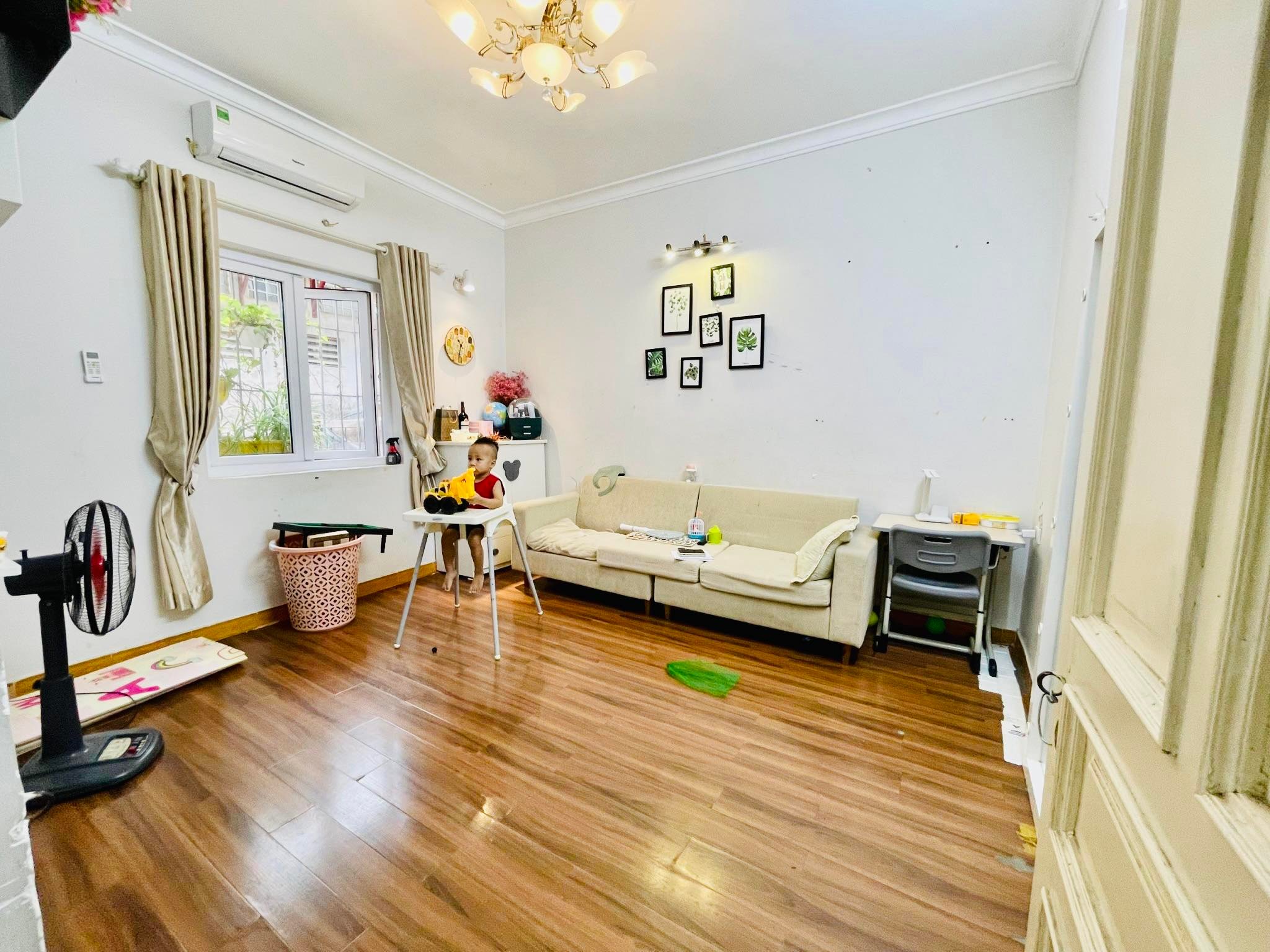 Nhỉnh 1 tỷ - lô góc - 50m ra CV Thủ Lệ - 20m ra phố Đào Tấn - tiện ích xung quanh