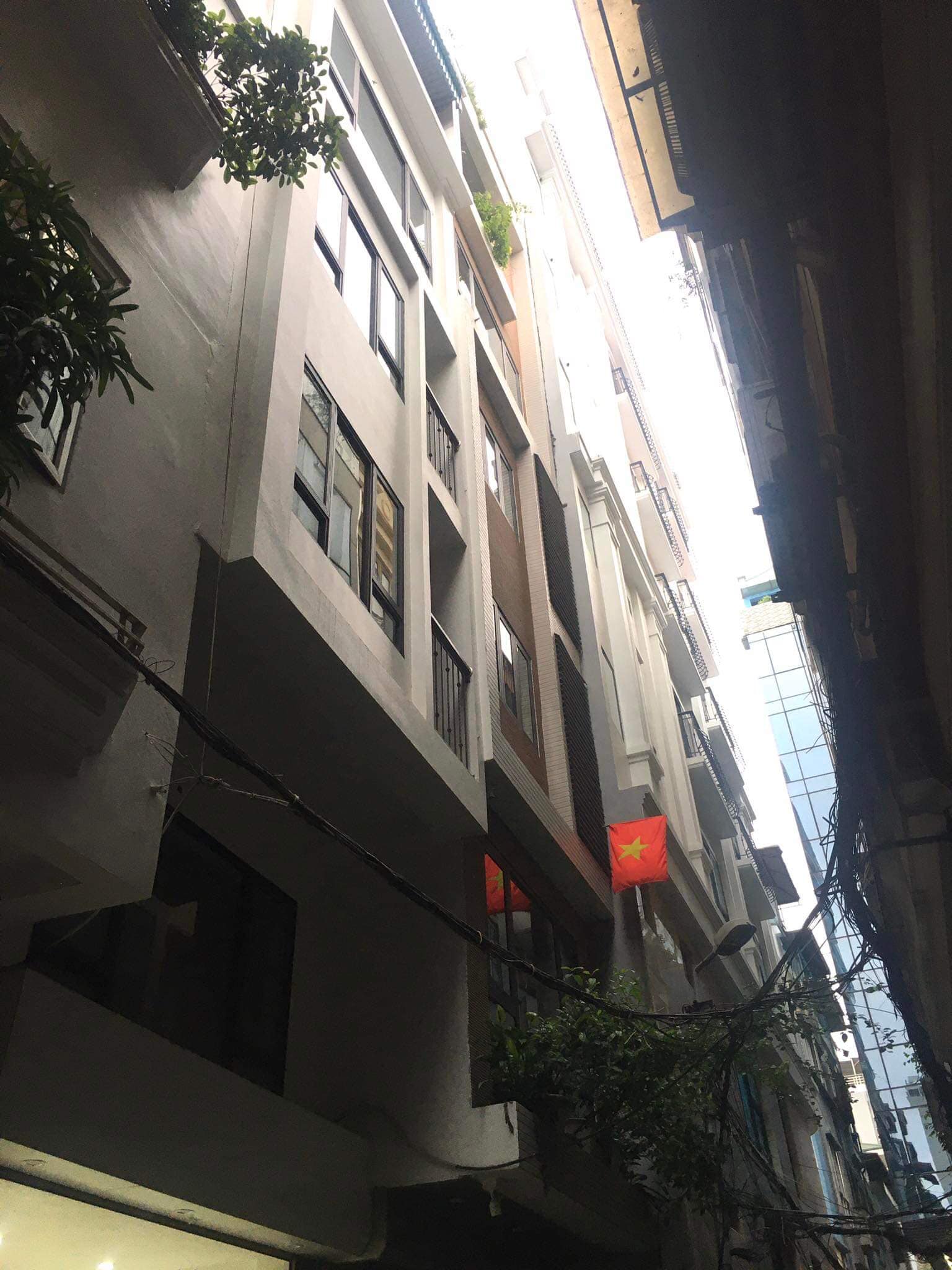 Bán nhà khu vực đường thái hà quận đống đa hà nội