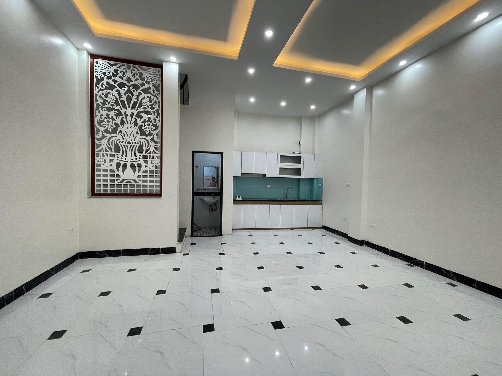 BÁN NHÀ NGÕ TRUNG VĂN NAM TỪ LIÊM 40M 3,5 TỶ MẶT TIỀN 5,5M Ô TÔ ĐỖ CỬA