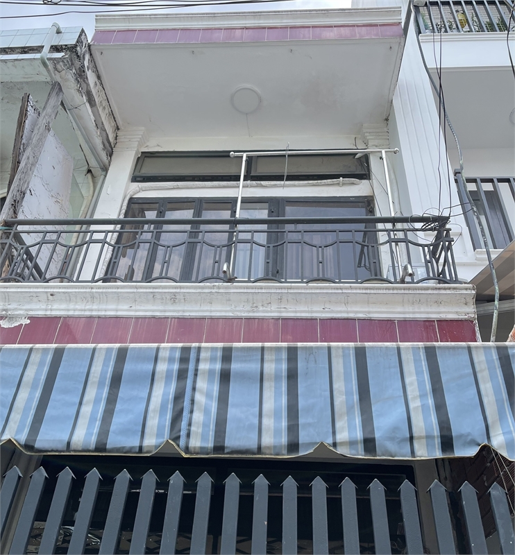 BÌNH THẠNH SÁT QUẬN 1 - 3 TẦNG BTCT - 32m2 CÔNG NHẬN - 15m RA MẶT TIỀN - Giá chỉ 3 tỷ x