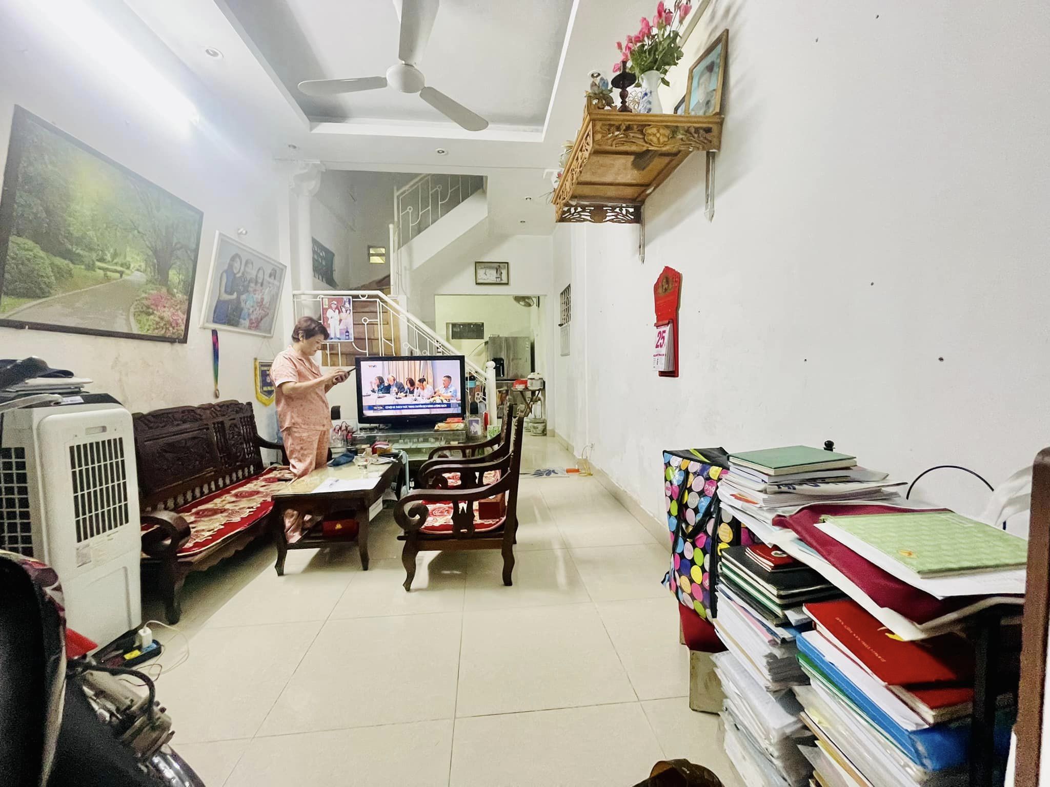 Nhà Võ Thị Sáu, ngõ thông, gần hồ, DT39m2 , giá 3.7 tỷ.