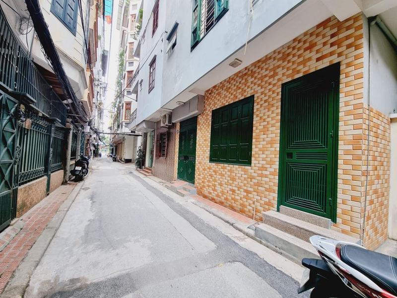 RẺ Trung tâm Đống Đa, nhỉnh 3 tỷ, 2 ngủ, ô tô đỗ cổng