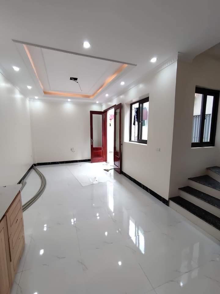 Bán nhà 95m2 phố Âu Cơ, Tây Hồ Ngõ Ô tô tránh Vỉa hè rộng Kinh doanh đỉnh 9.6 Tỷ