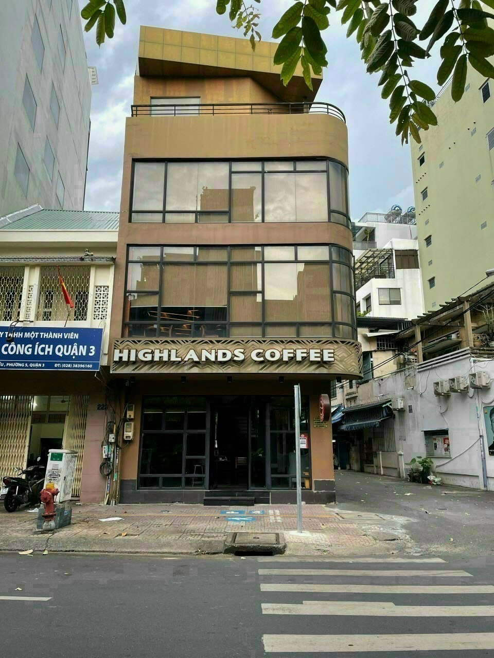 Cho thuê nhà trung tâm Q1, mặt tiền Hồ Tùng Mậu Quận 1 - DTSD 500m2, 1 trệt 2 lầu