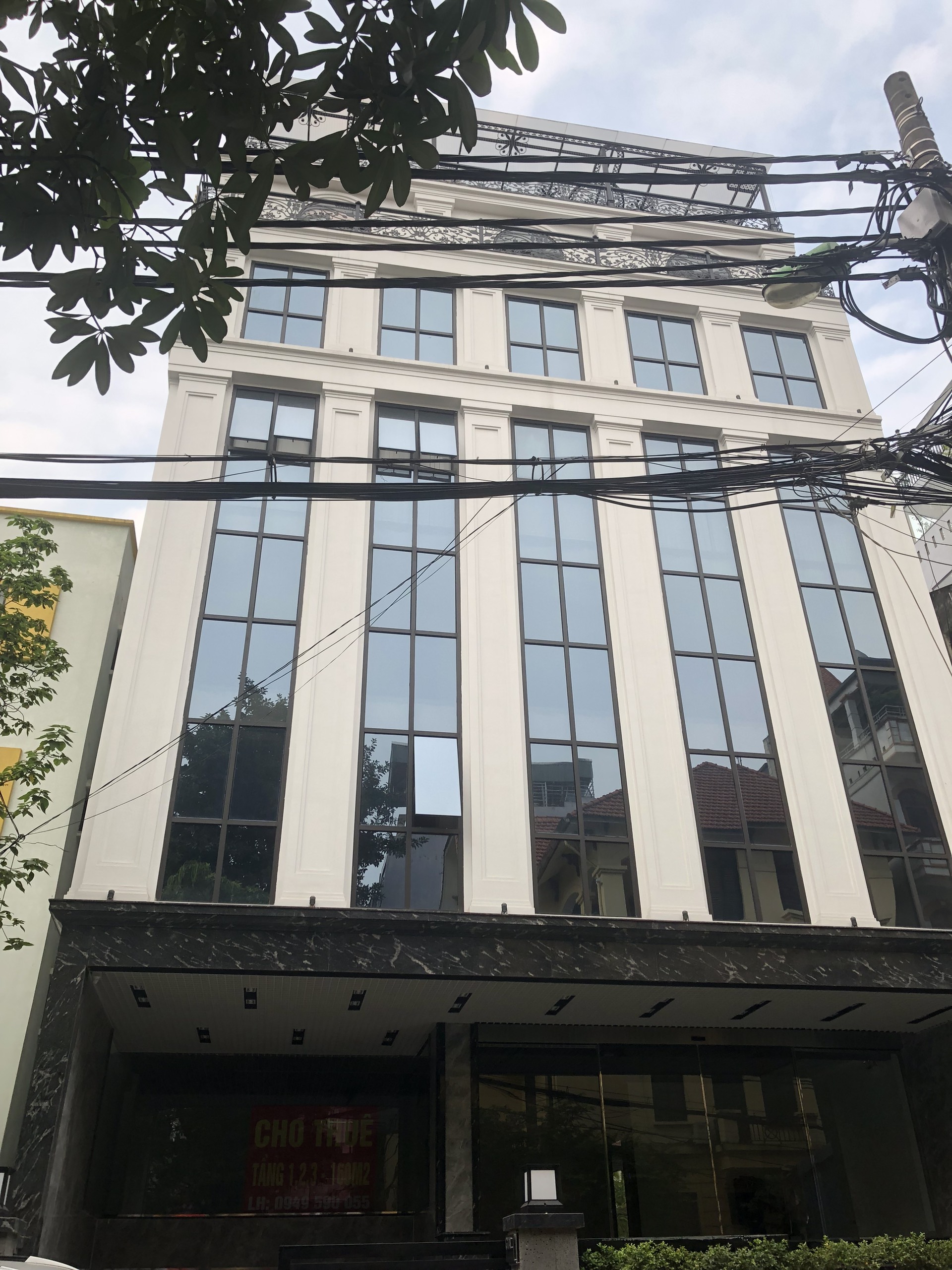 Mặt Phố Chùa Bộc, Đống Đa 130m2, Tầng, MT 11m, 36.5 tỷ