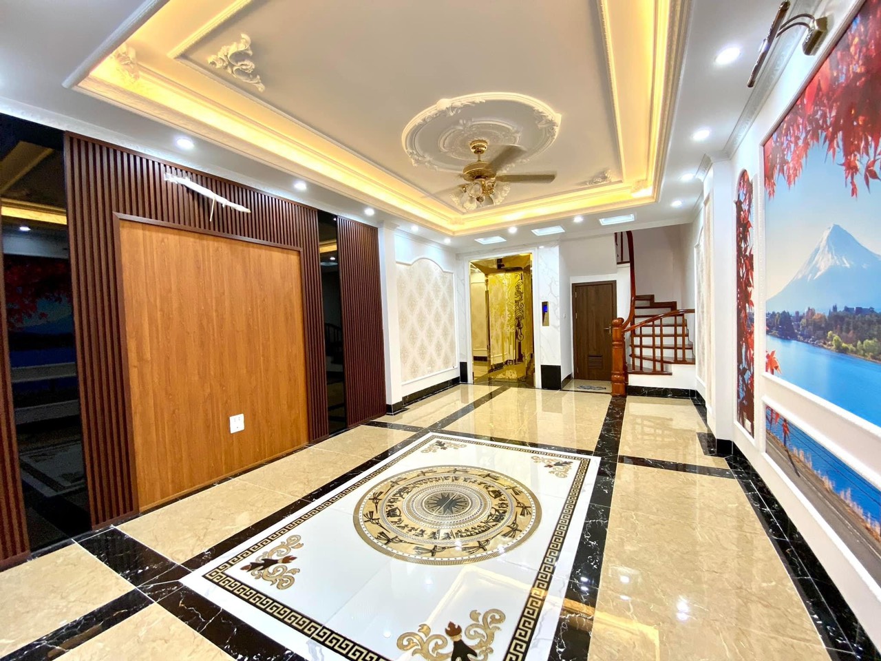 SIÊU VIP!Nhà Nguyễn Sơn.DT75M, 5 tầng,thang máy nhập,gara ô tô.Nhỉnh 11 tỷ