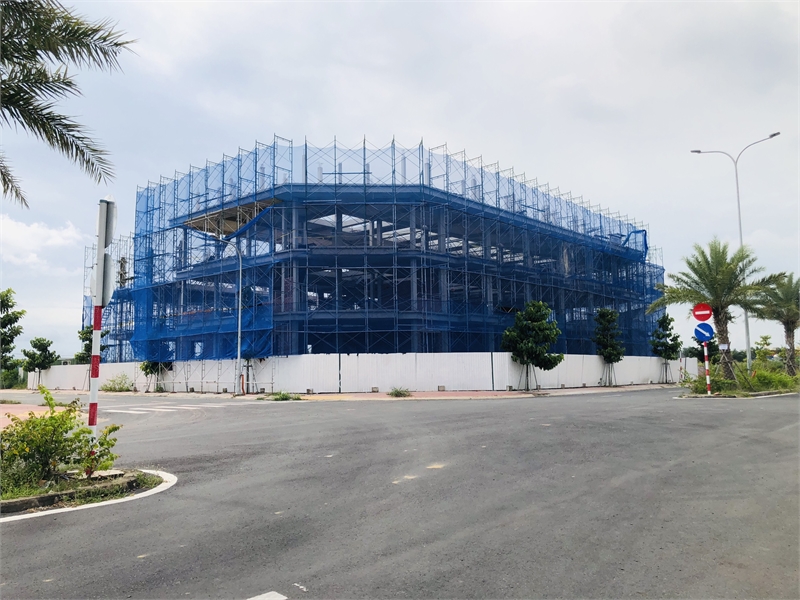 Cần bán căn nhà 2 mặt tiền đường lớn 32m và đường 13m 1 trệt 2 lầu ngay trung tâm hành chính Nhơn Trạch Đồng Nai.