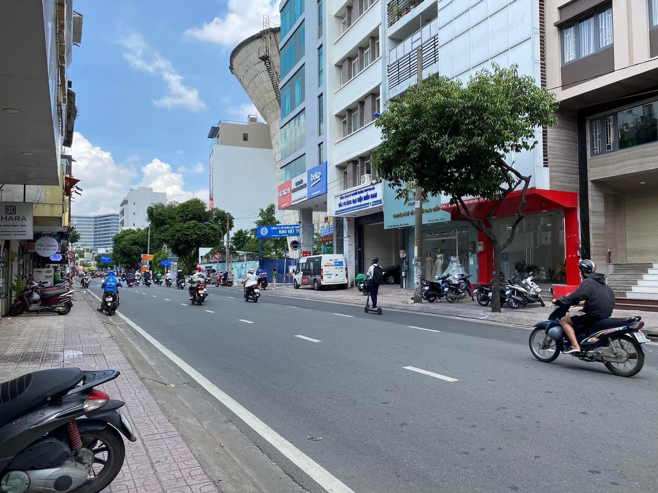 BÁN GẤP MTKD 156m2 Hồ Văn Huê, Phường 9, Phú Nhuận với 59.8 tỷ