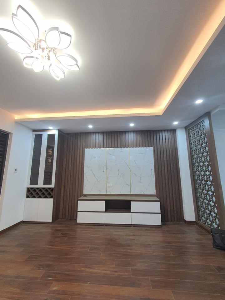 Bán Nhà Bùi Xương Trạch 42mx5 tầng-ngõ thông-nhà mới-4PN-ở ngay 4,9 tỷ thiếtt kế hiện đại.