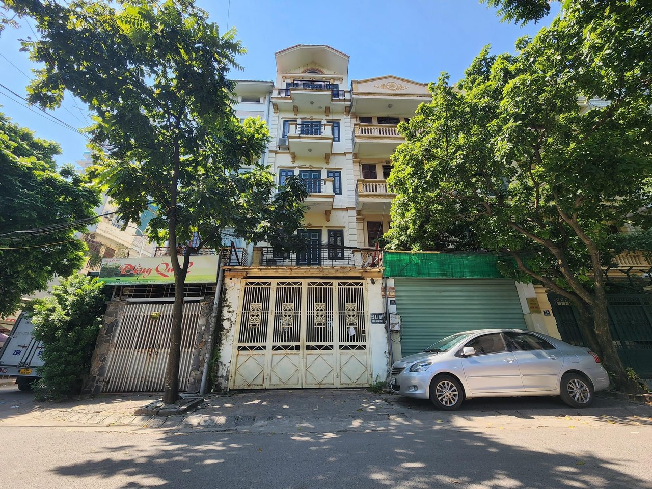 KĐT Trung Yên-Cầu Giấy 100mx5 tầng-6PN-vỉa hè rộng- ô tô tránh.CHỈ CẦN KHÁCH ƯNG CHỦ RẤT THIỆN TRÍ.