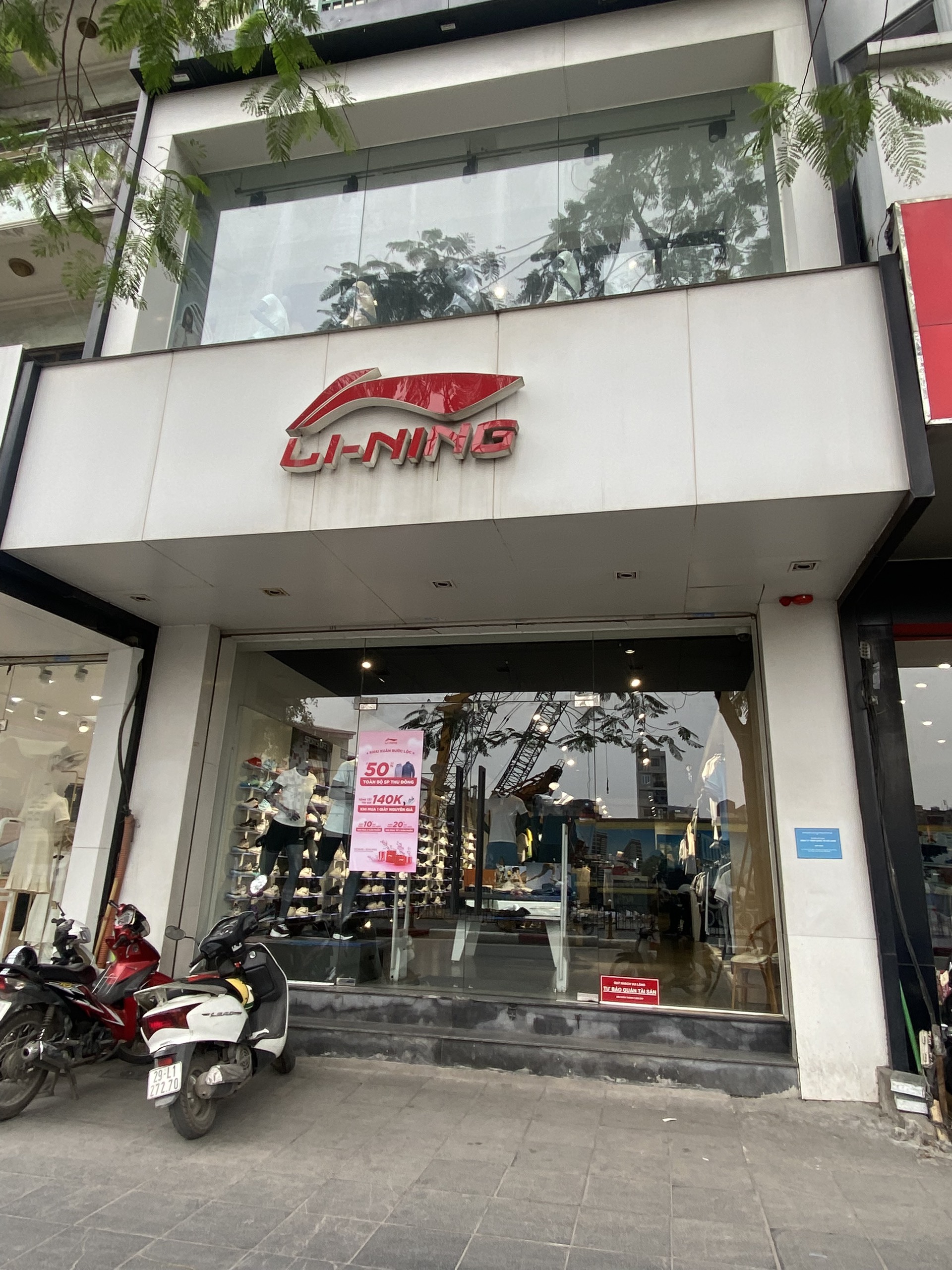 Cho thuê MBKD mặt phố Thái Hà diện tích 35m2, mặt tiền 5m, thuê cả nhà 3 tầng!!