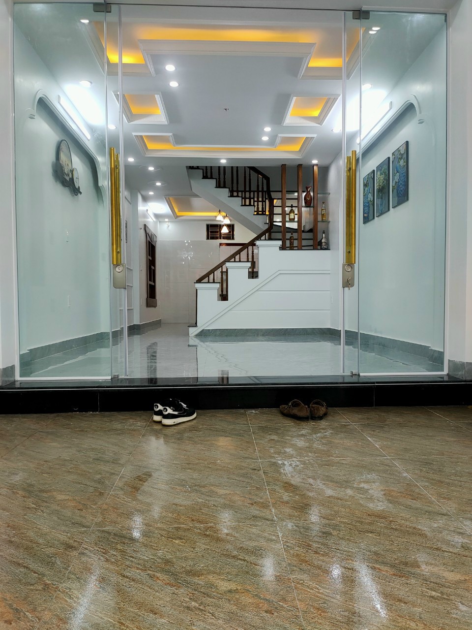 Bán nhà ngõ 71 Chợ Hàng Cũ, diện tích 60m 4 tầng độc lập mới, GIÁ 3.25 tỉ, sân cổng riêng