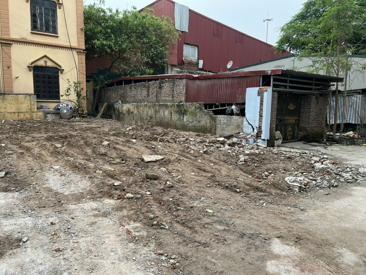 121m2 ĐẤT LAI XÁ KIM CHUNG ĐƯỜNG TRƯỚC NHÀ 2,5M MT RỘNG 11,4M