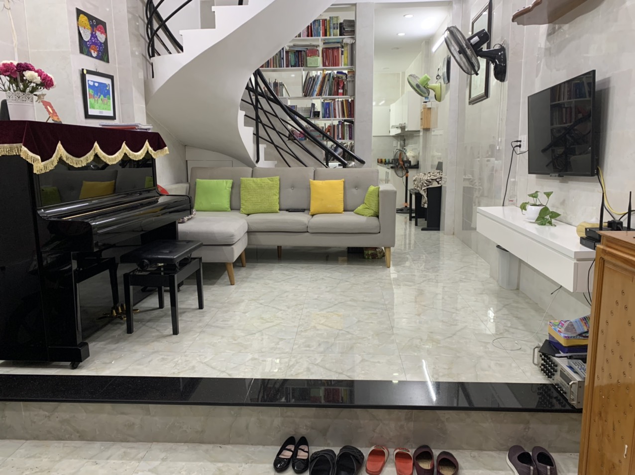 Cần tiền bán gấp nhà hẻm 2pn, 2wc đường Ông Ích Khiêm, P5, Quận 11